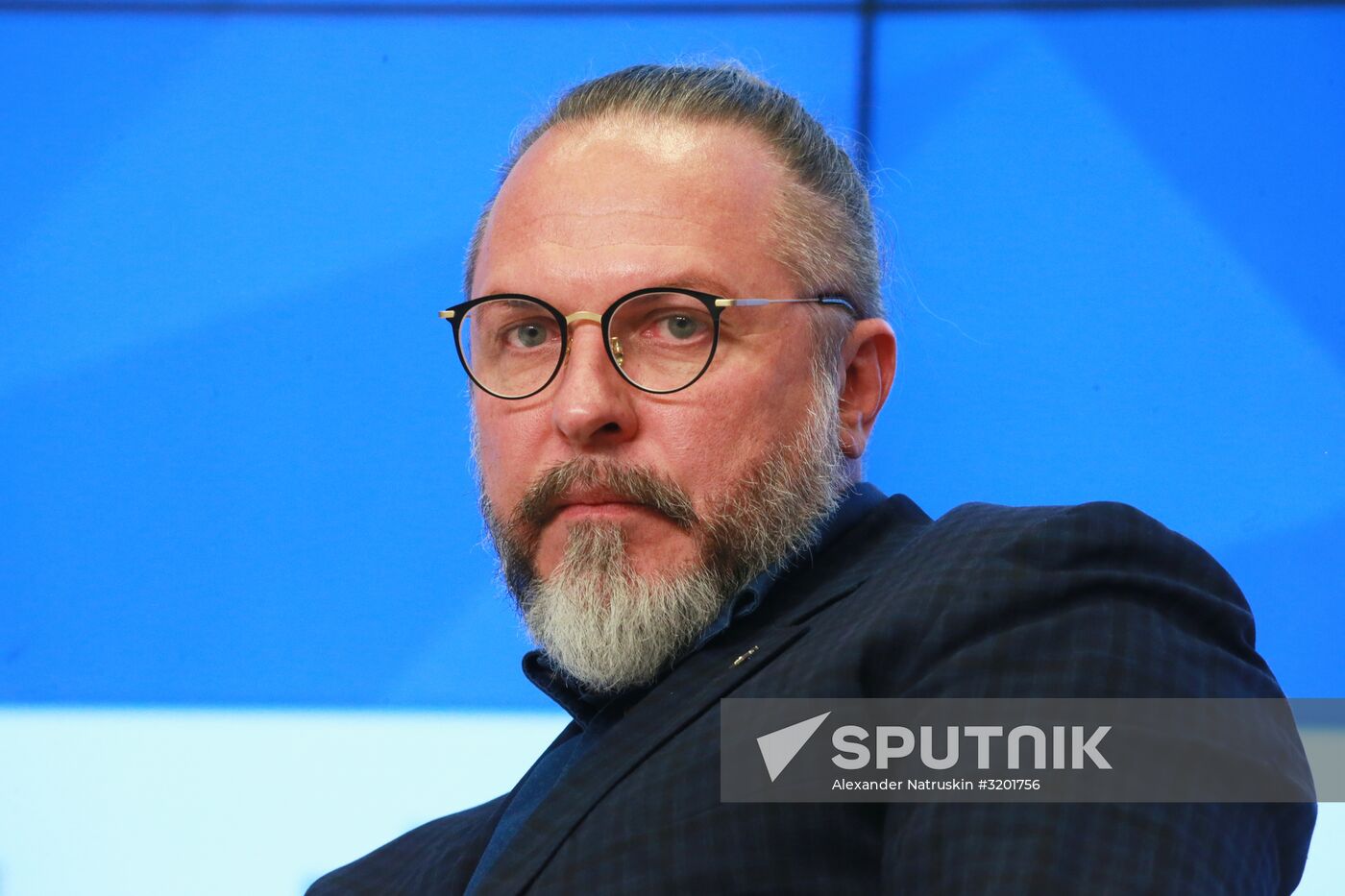 Meeting with the crew of Three Sisters