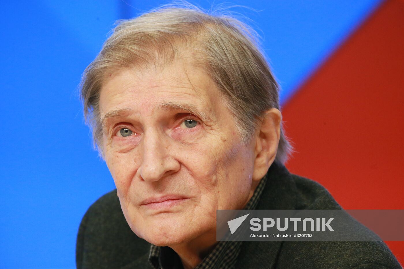 Meeting with the crew of Three Sisters