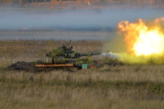 Tank exercises on Chebarkul testing grounds