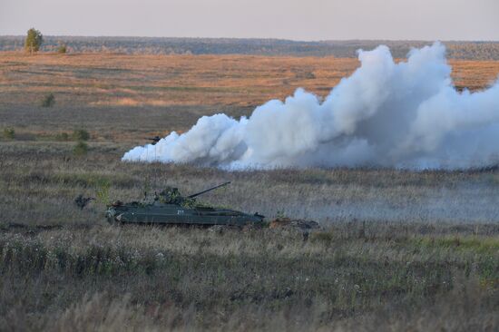 Tank exercises on Chebarkul testing grounds