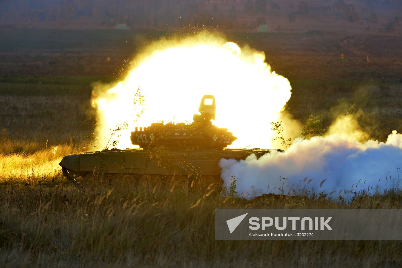 Tank exercises on Chebarkul testing grounds