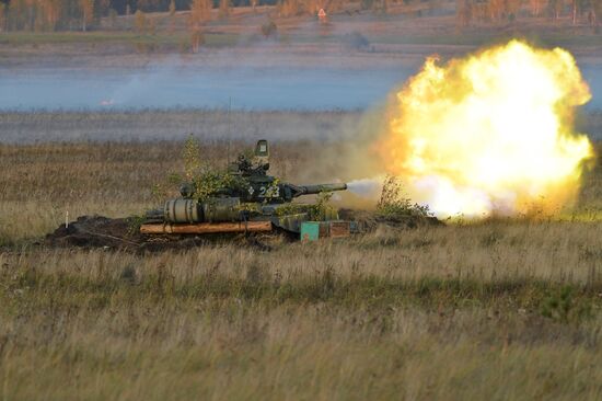 Tank exercises on Chebarkul testing grounds