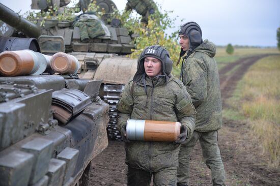 Tank exercises on Chebarkul testing grounds