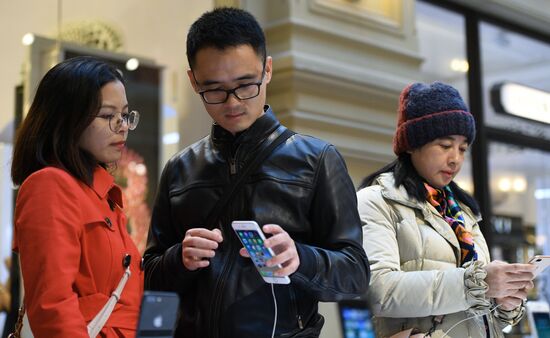 Apple's iPhone 8, iPhone 8 Plus go on sale