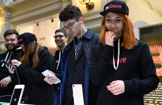 Apple's iPhone 8, iPhone 8 Plus go on sale