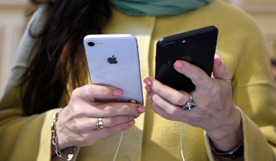 Apple's iPhone 8, iPhone 8 Plus go on sale