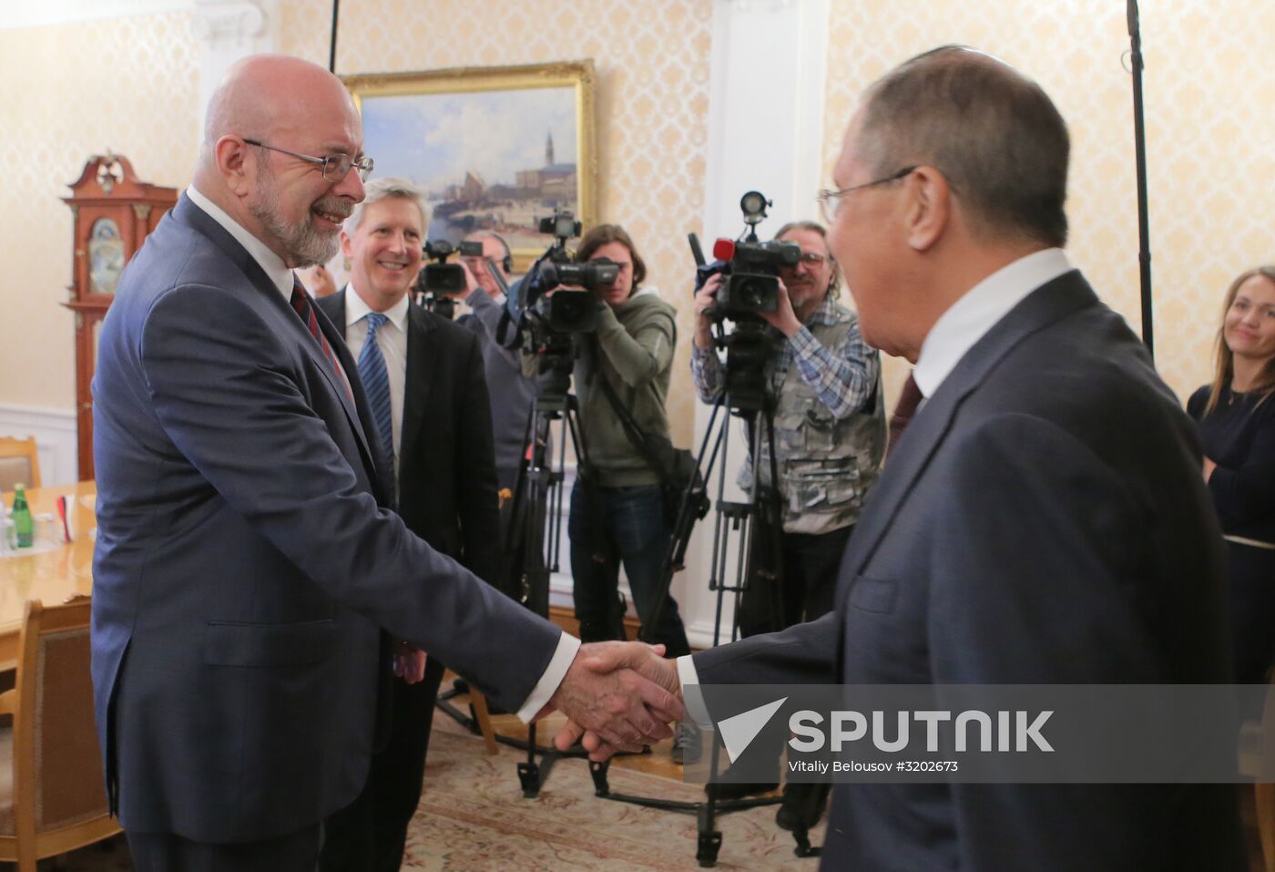 Foreign Minster Sergei Lavrov meets with group of American experts headed by Dimitri Simes