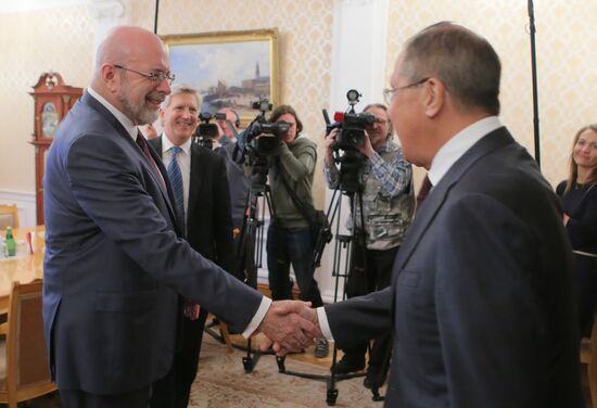 Foreign Minster Sergei Lavrov meets with group of American experts headed by Dimitri Simes