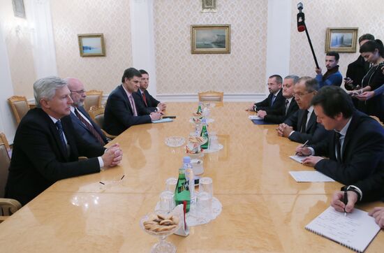 Foreign Minster Sergei Lavrov meets with group of American experts headed by Dmitry Simes