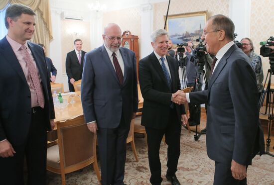Foreign Minster Sergei Lavrov meets with group of American experts headed by Dimitri Simes