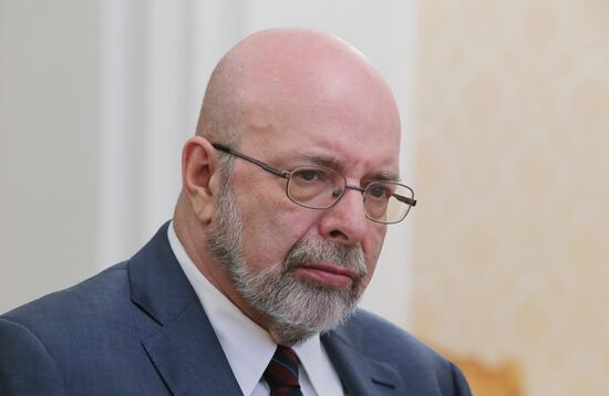 Foreign Minster Sergei Lavrov meets with group of American experts headed by Dimitri Simes