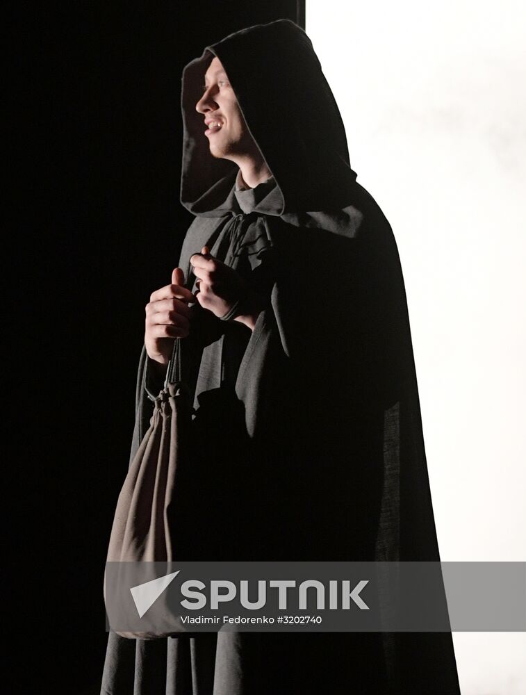 Pre-premiere showing of Idiot at Mossovet Theater