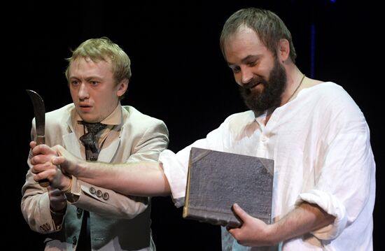 Pre-premiere showing of Idiot at Mossovet Theater