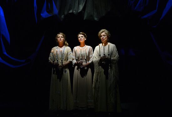 Pre-premiere showing of Idiot at Mossovet Theater