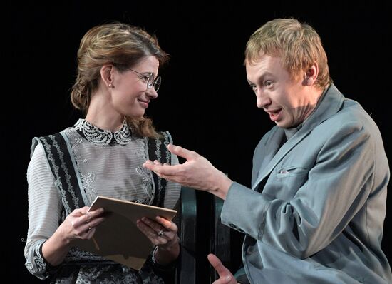 Pre-premiere showing of Idiot at Mossovet Theater