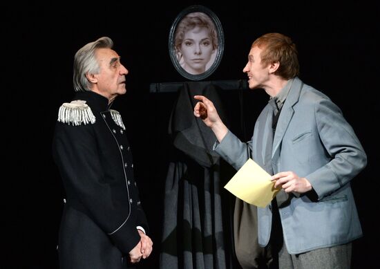 Pre-premiere showing of Idiot at Mossovet Theater