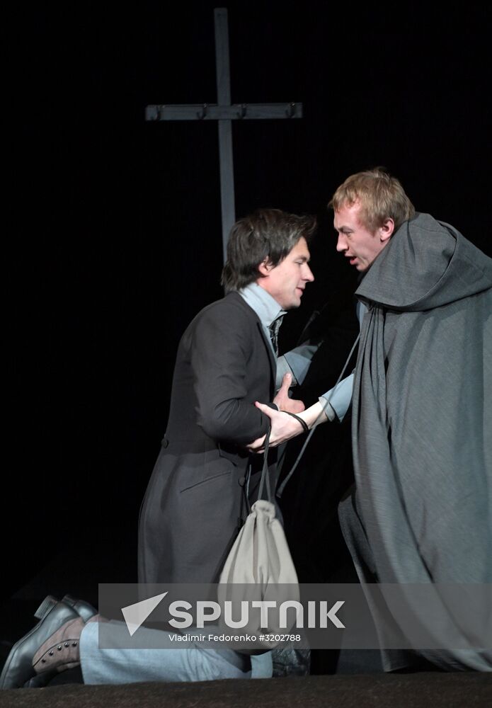 Pre-premiere showing of Idiot at Mossovet Theater