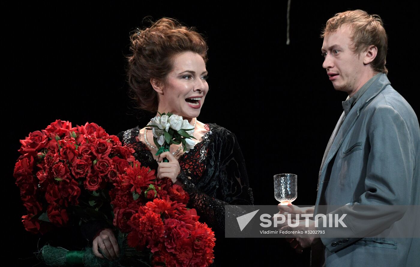 Pre-premiere showing of Idiot at Mossovet Theater