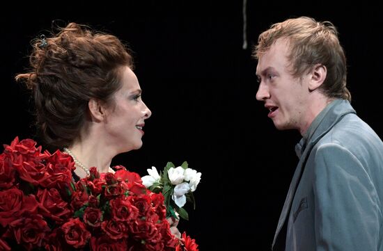 Pre-premiere showing of Idiot at Mossovet Theater