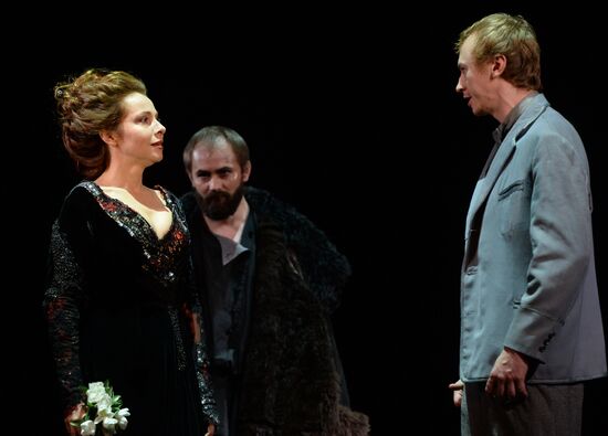 Pre-premiere showing of Idiot at Mossovet Theater