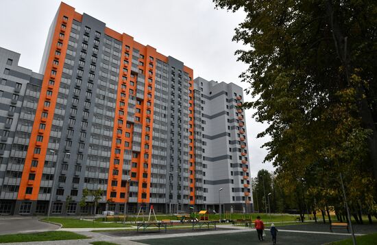 First houses for participants in relocation program