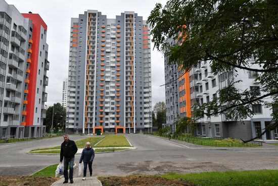 First houses for participants in relocation program