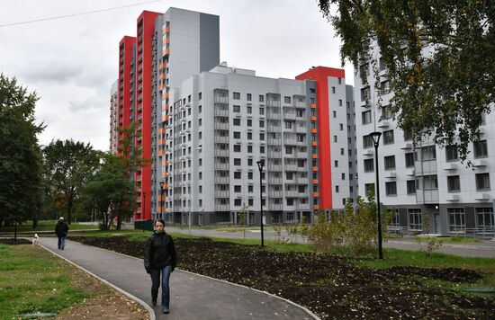 First houses for participants in relocation program