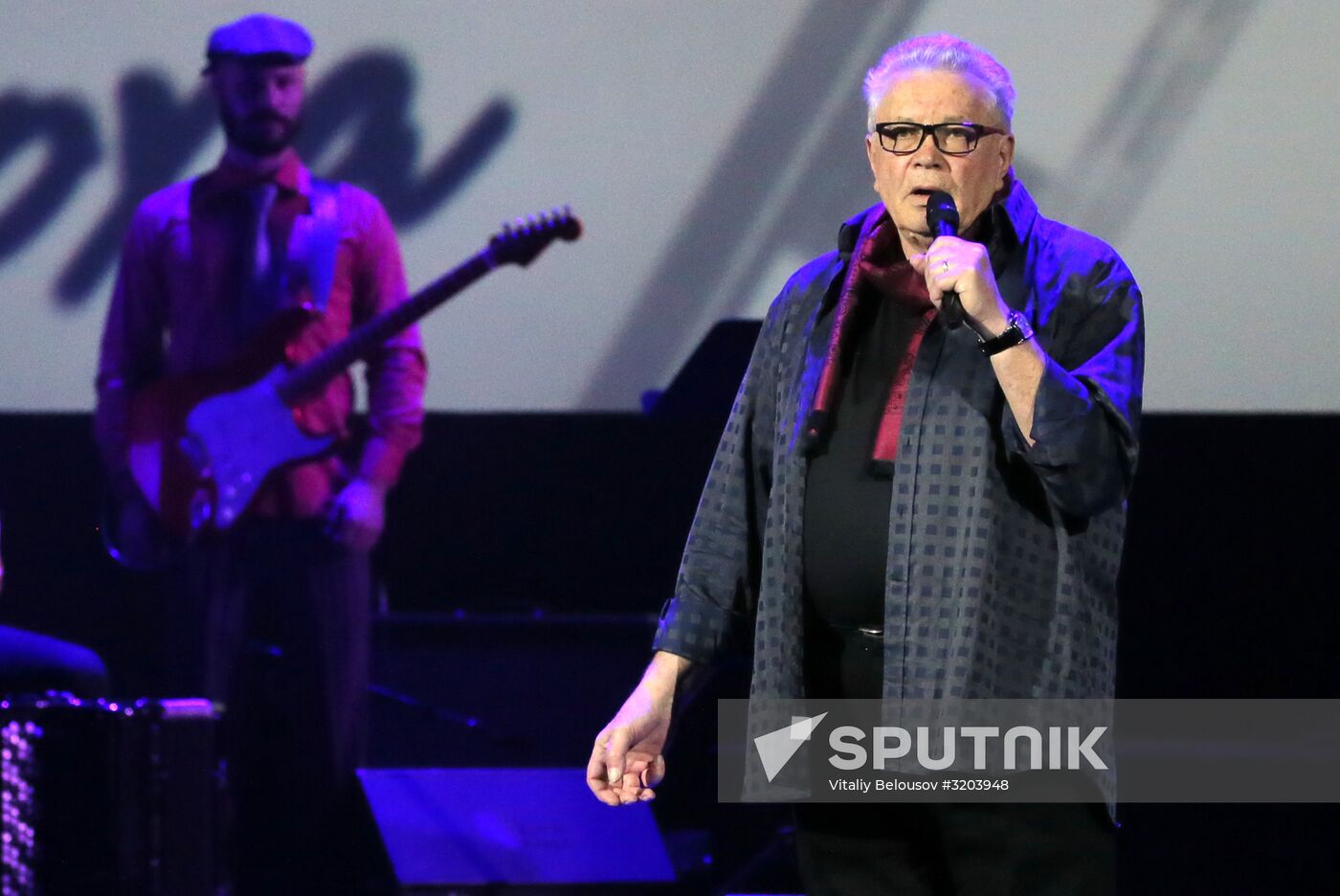Concert marks Oleg Yefremov's 90th birthday