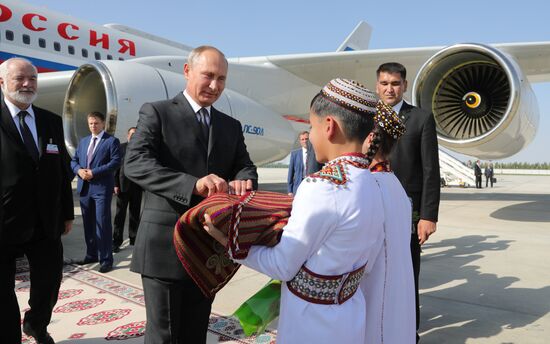 Russian President Vladimir Putin visits Turkmenistan