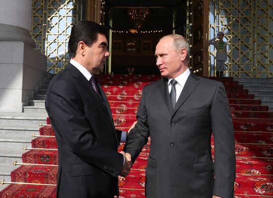 Russian President Vladimir Putin visits Turkmenistan