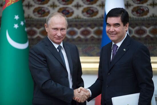 Russian President Vladimir Putin visits Turkmenistan