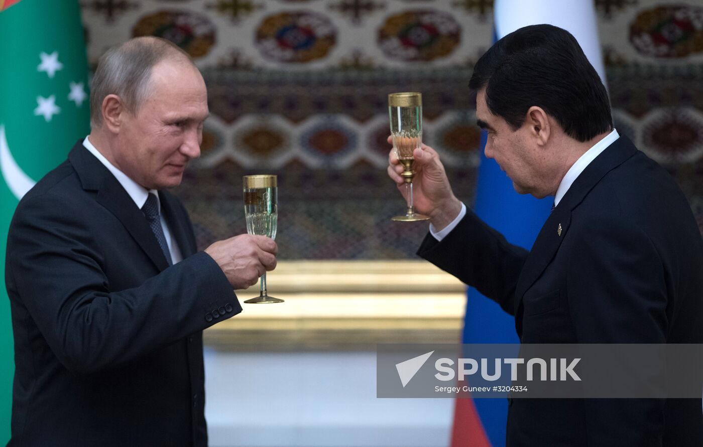 Russian President Vladimir Putin visits Turkmenistan