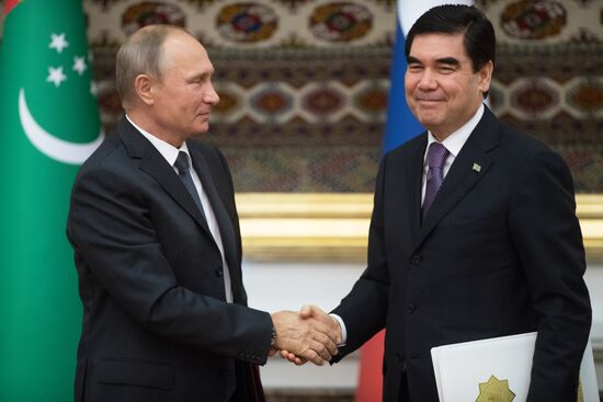 Russian President Vladimir Putin visits Turkmenistan