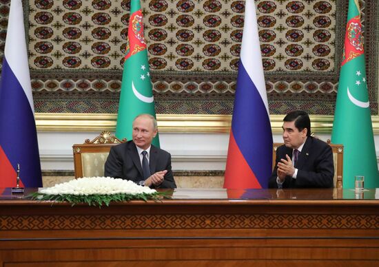 Russian President Vladimir Putin visits Turkmenistan