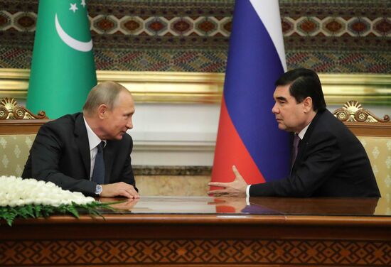 Russian President Vladimir Putin visits Turkmenistan