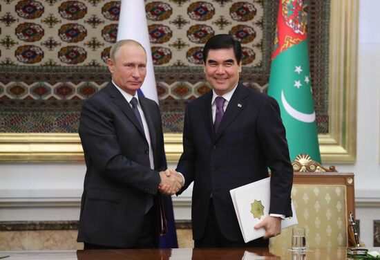 Russian President Vladimir Putin visits Turkmenistan