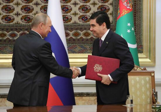 Russian President Vladimir Putin visits Turkmenistan