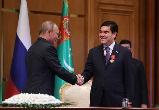 Russian President Vladimir Putin visits Turkmenistan