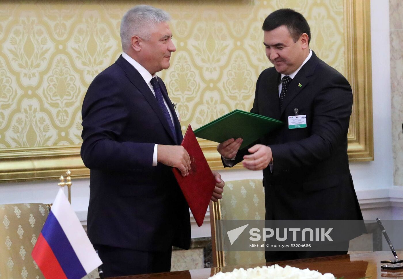 Russian President Vladimir Putin visits Turkmenistan