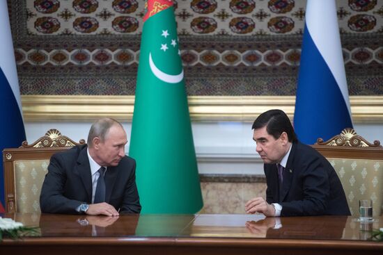 Russian President Vladimir Putin visits Turkmenistan