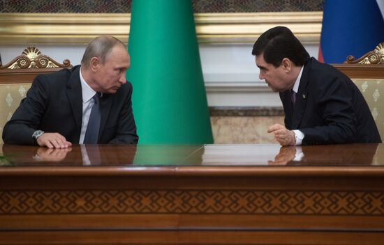Russian President Vladimir Putin visits Turkmenistan