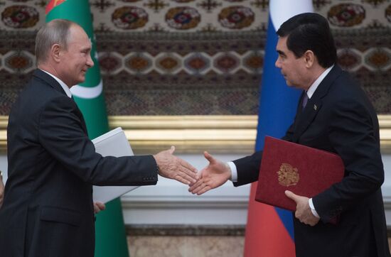 Russian President Vladimir Putin visits Turkmenistan