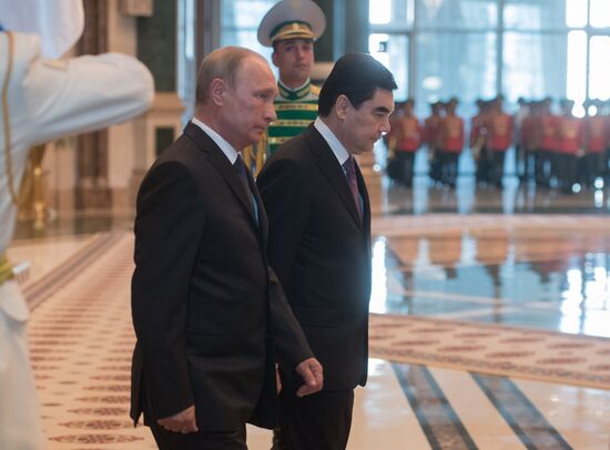 Russian President Vladimir Putin visits Turkmenistan