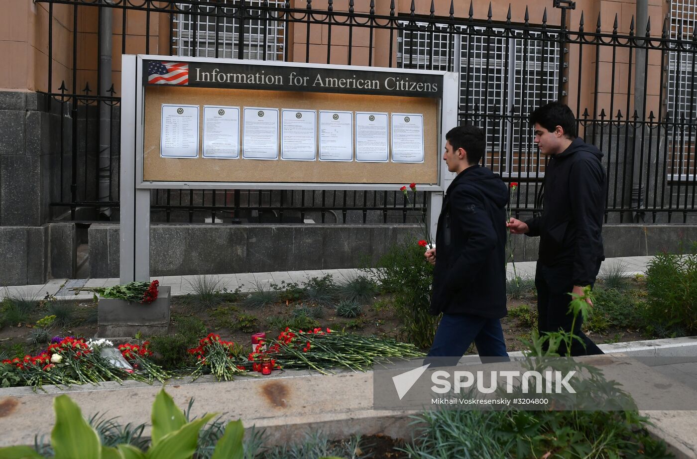 Flowers by US Embassy in Moscow in memory of dead in Las Vegas
