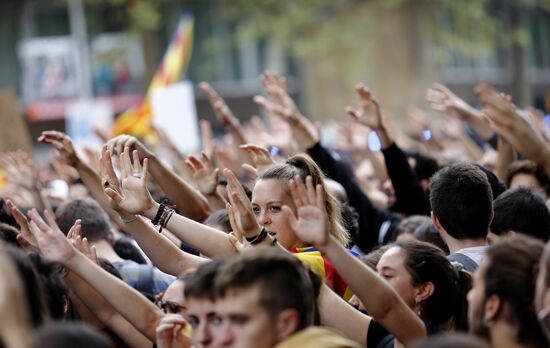 General strike in Barcelona in support of Catalan independence referendum