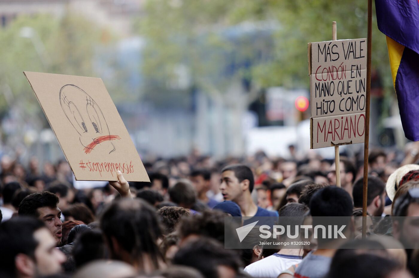 General strike in Barcelona in support of Catalan independence referendum