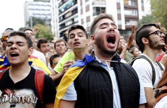 General strike in Barcelona in support of Catalan independence referendum