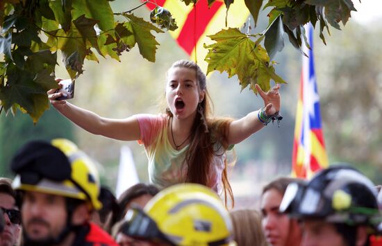 General strike in Barcelona in support of Catalan independence referendum