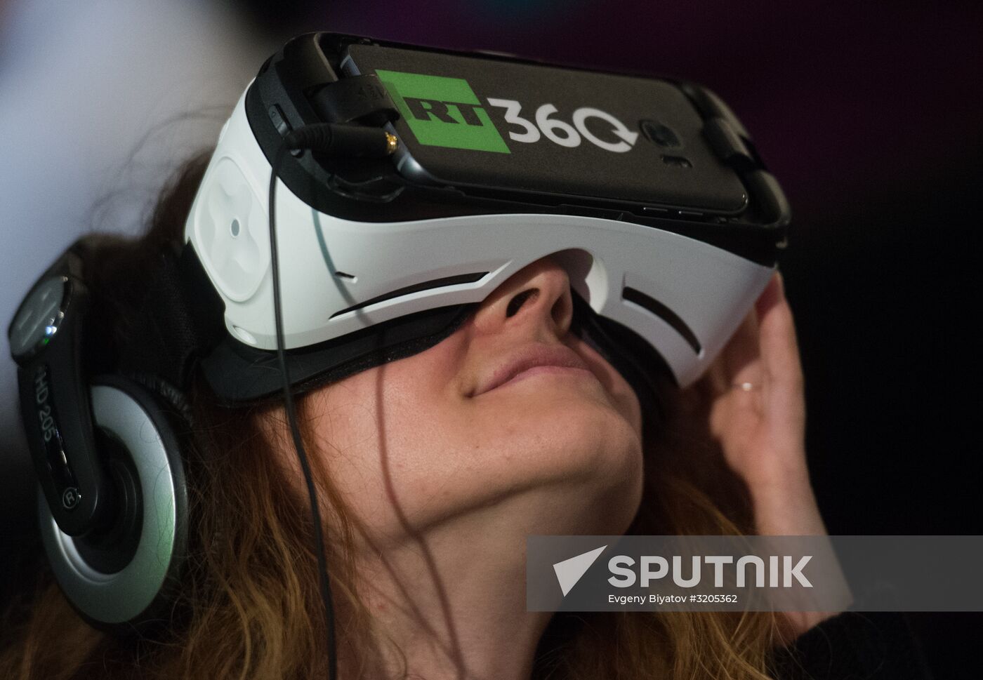 Presentation of first 360 degree video from outer space