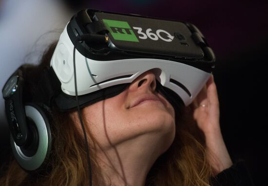 Presentation of first 360 degree video from outer space